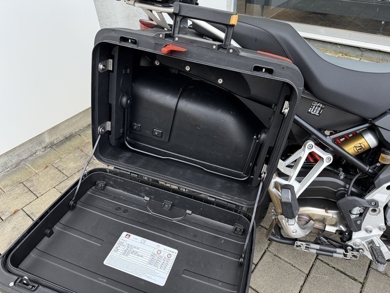 BMW Motorrad - F 750 GS mit 3 Variokoffer in schwarz uvm.