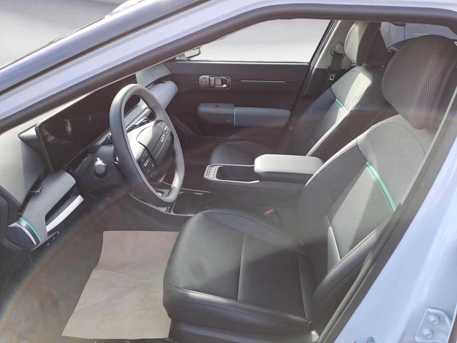 Kia - EV4 Hatchback EARTH FWD