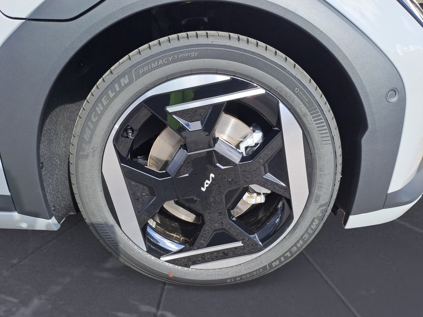 Kia - EV4 EARTH 2WD HATCHBACK