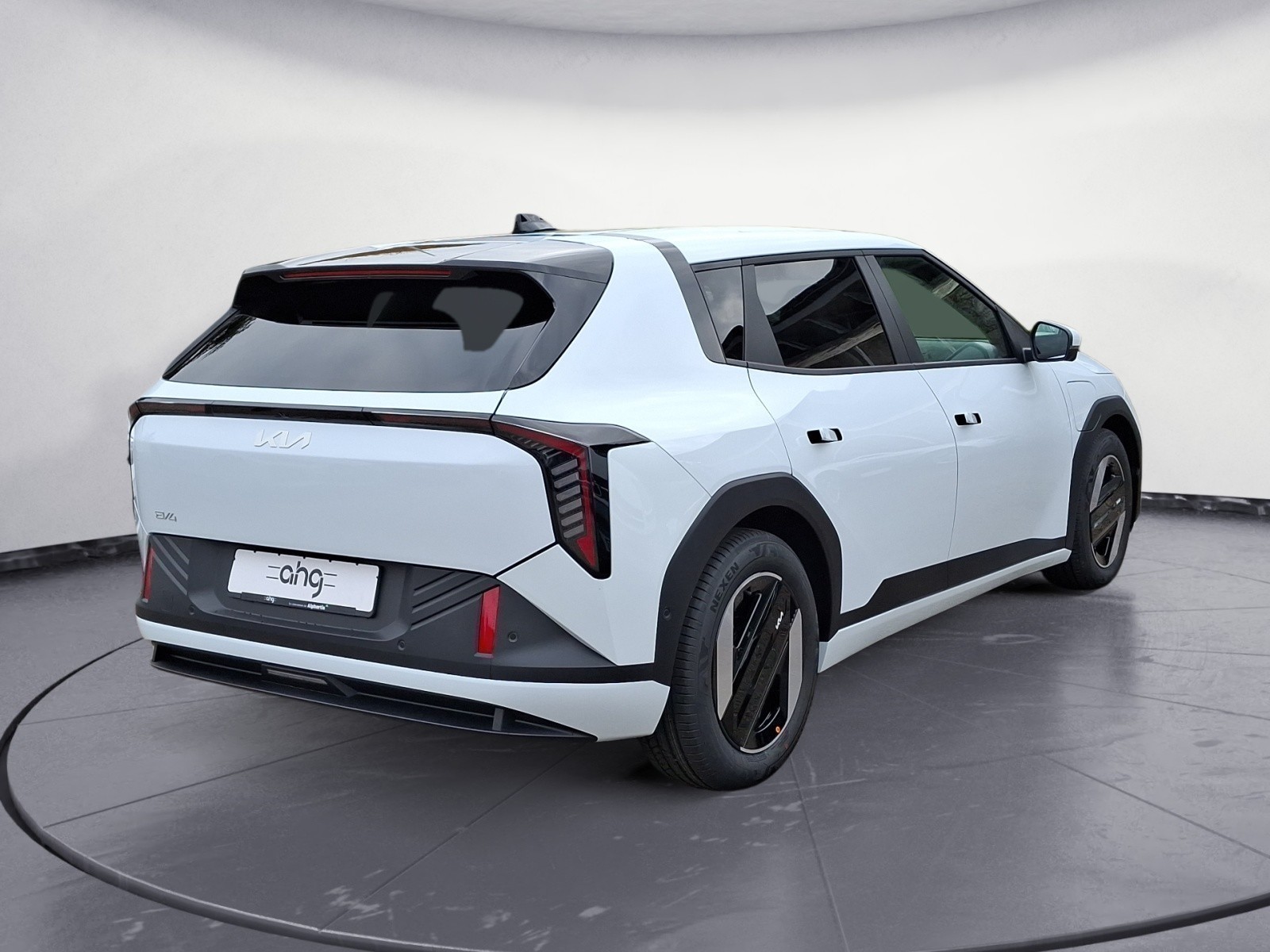 Kia - EV4 Hatchback 81 EARTH FWD