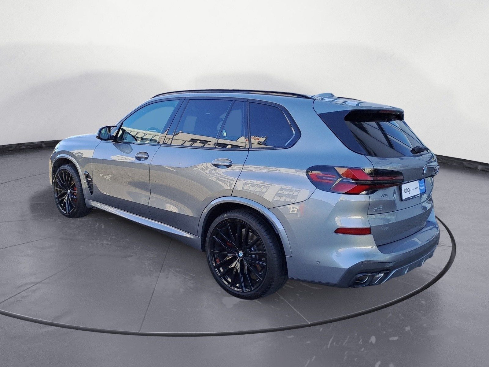 BMW - X5 M60i