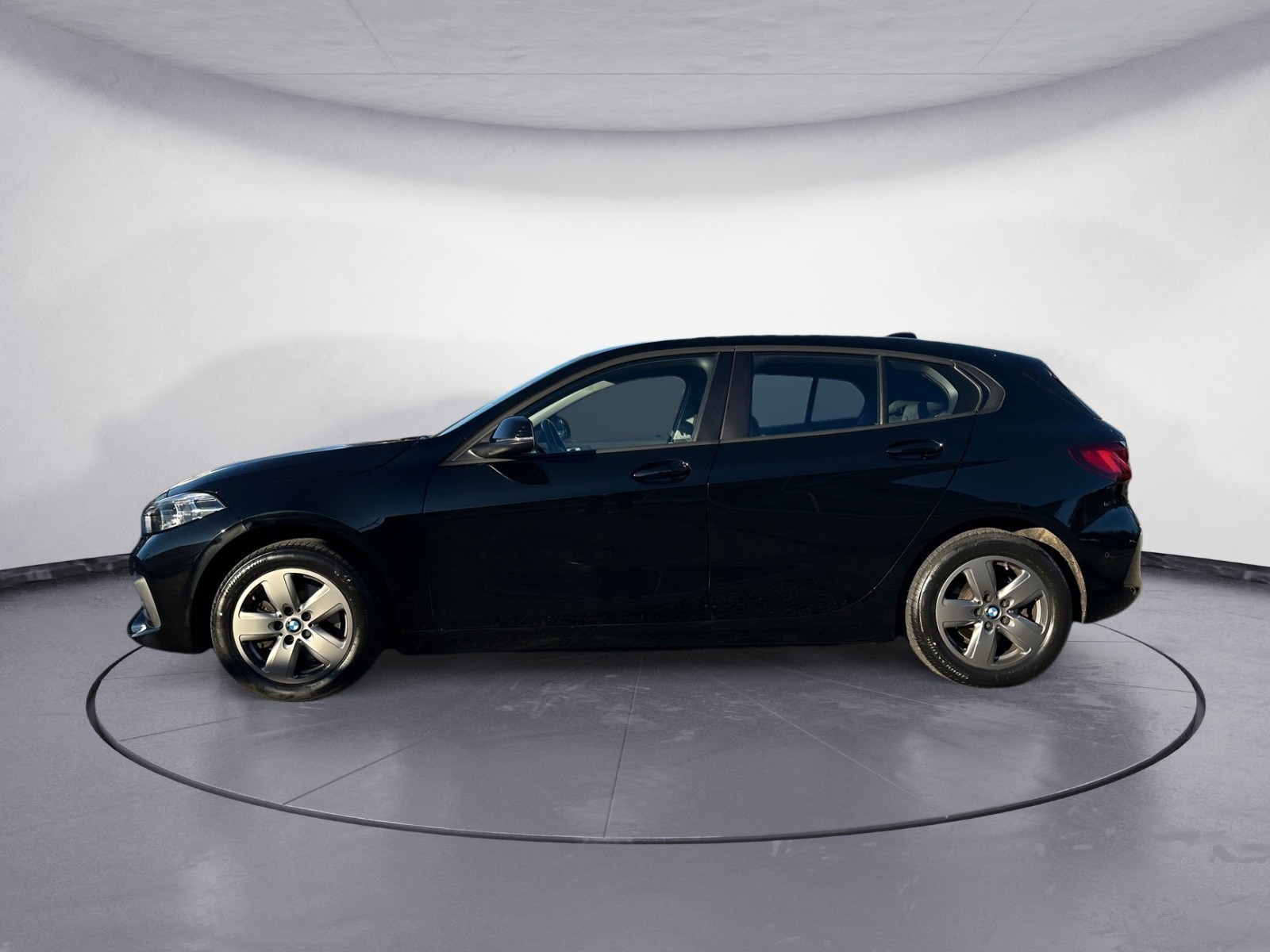 BMW - 118i Advantage