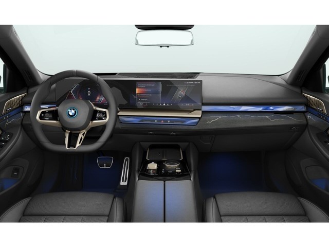 BMW - i5 eDrive40