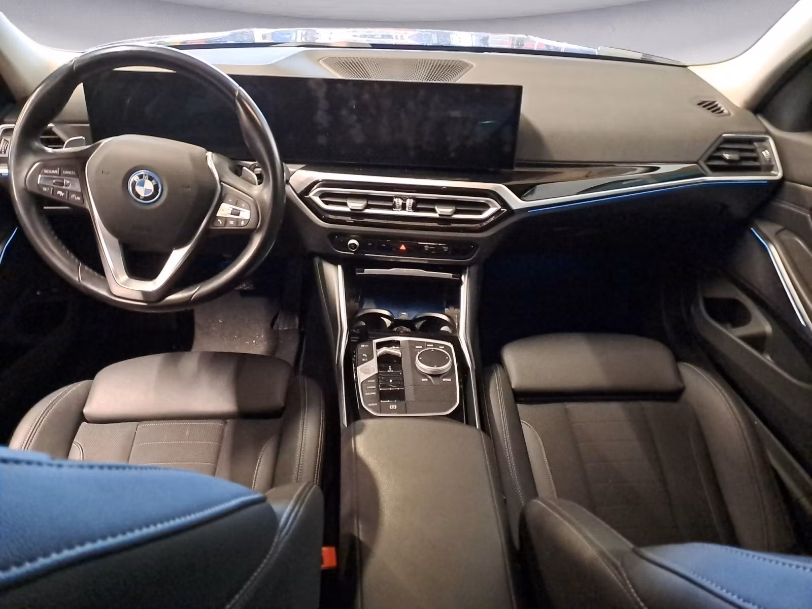 BMW - 330e xDrive Touring Automatic