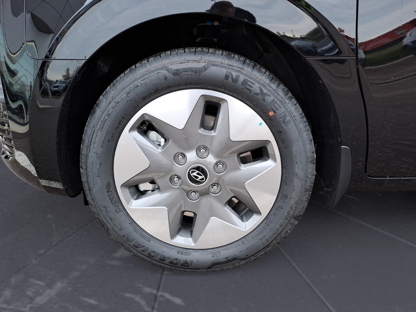 Hyundai - STARIA 9-Sitzer (MY25) HEV 1.6 T-GDI