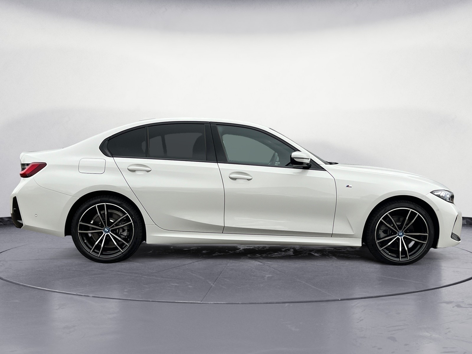 BMW - 330e xDrive Limousine