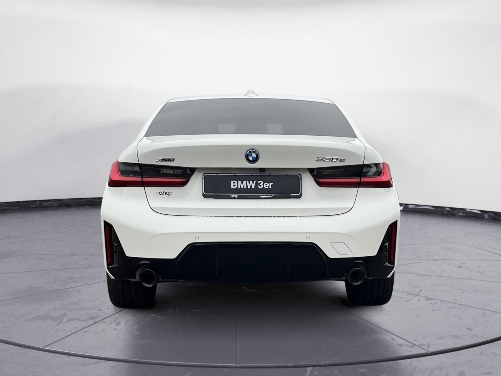 BMW - 330e xDrive Limousine