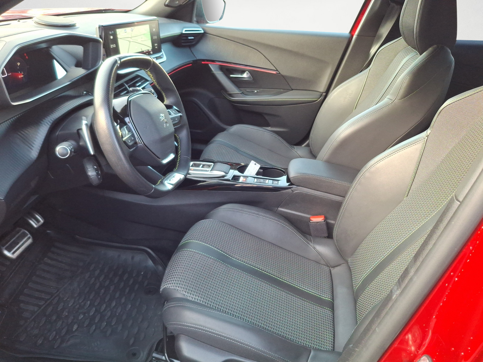 Peugeot - 2008 BlueHDi 130 EAT8 GT