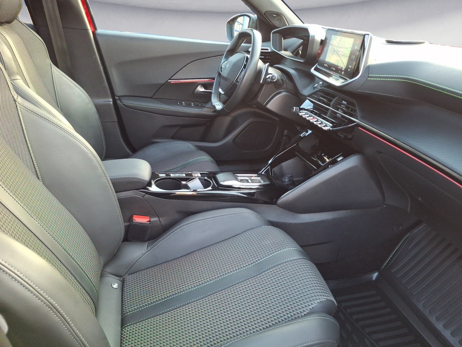 Peugeot - 2008 BlueHDi 130 EAT8 GT