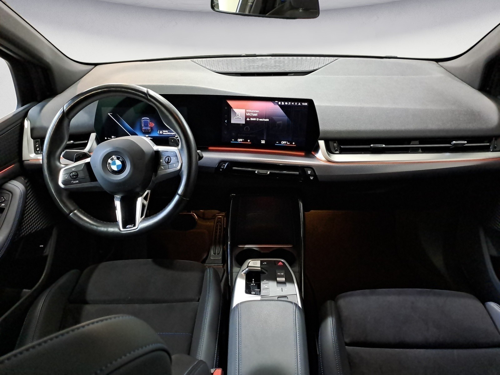 BMW - 220i Active Tourer Steptronic DCT