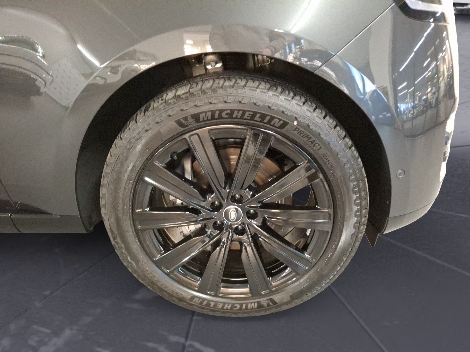 Land Rover - Range Rover P460e HSE