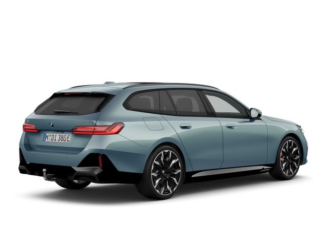 BMW - i5 xDrive40 Touring